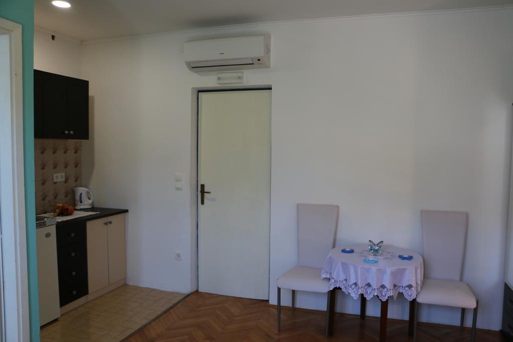 Apartments Milatic Jelsa  Exteriér fotografie